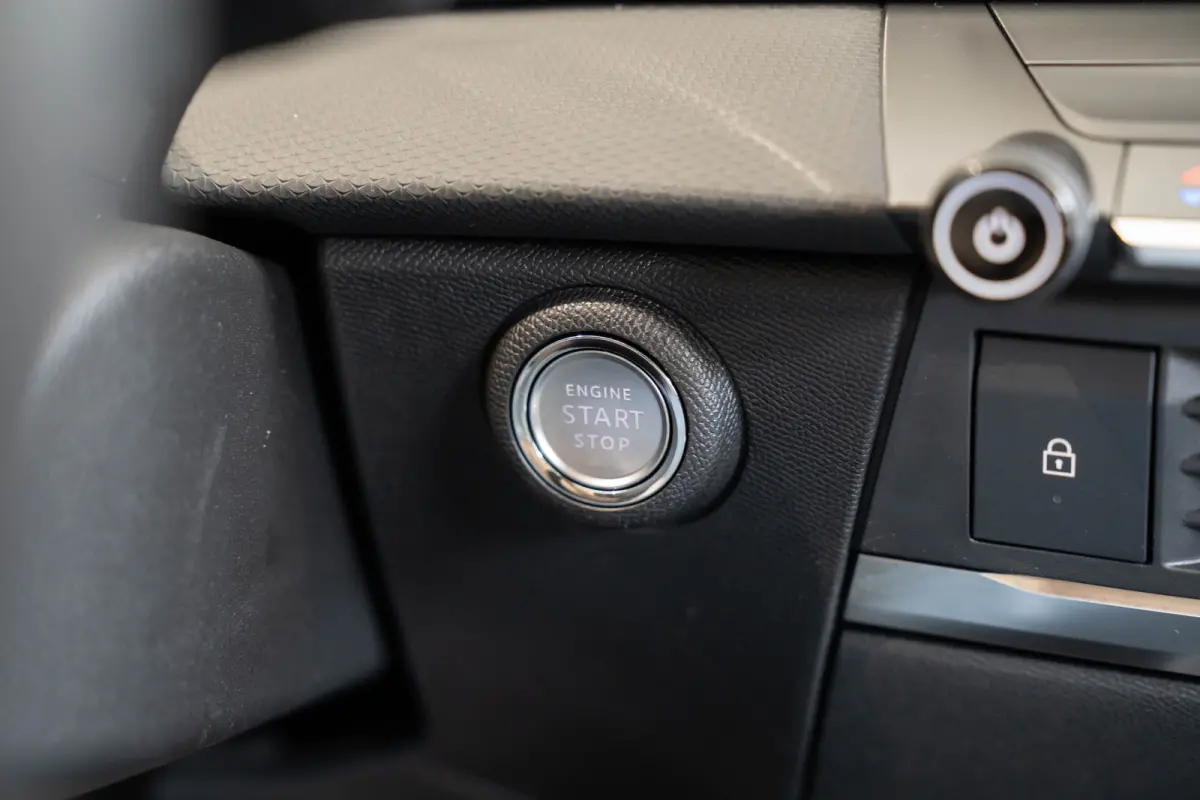 1.2 Turbo Edition | Tot 8 Jaar Garantie! | Navigatie | Camera | Parkeersensoren | Climate Controle | Stoel en Stuurverwarming |