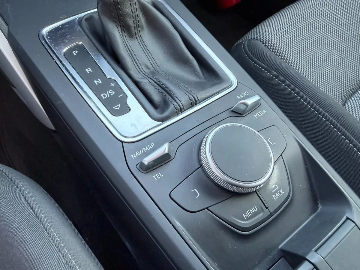 35 TFSI S Edition / Led / Cruise / Navi / Sport.