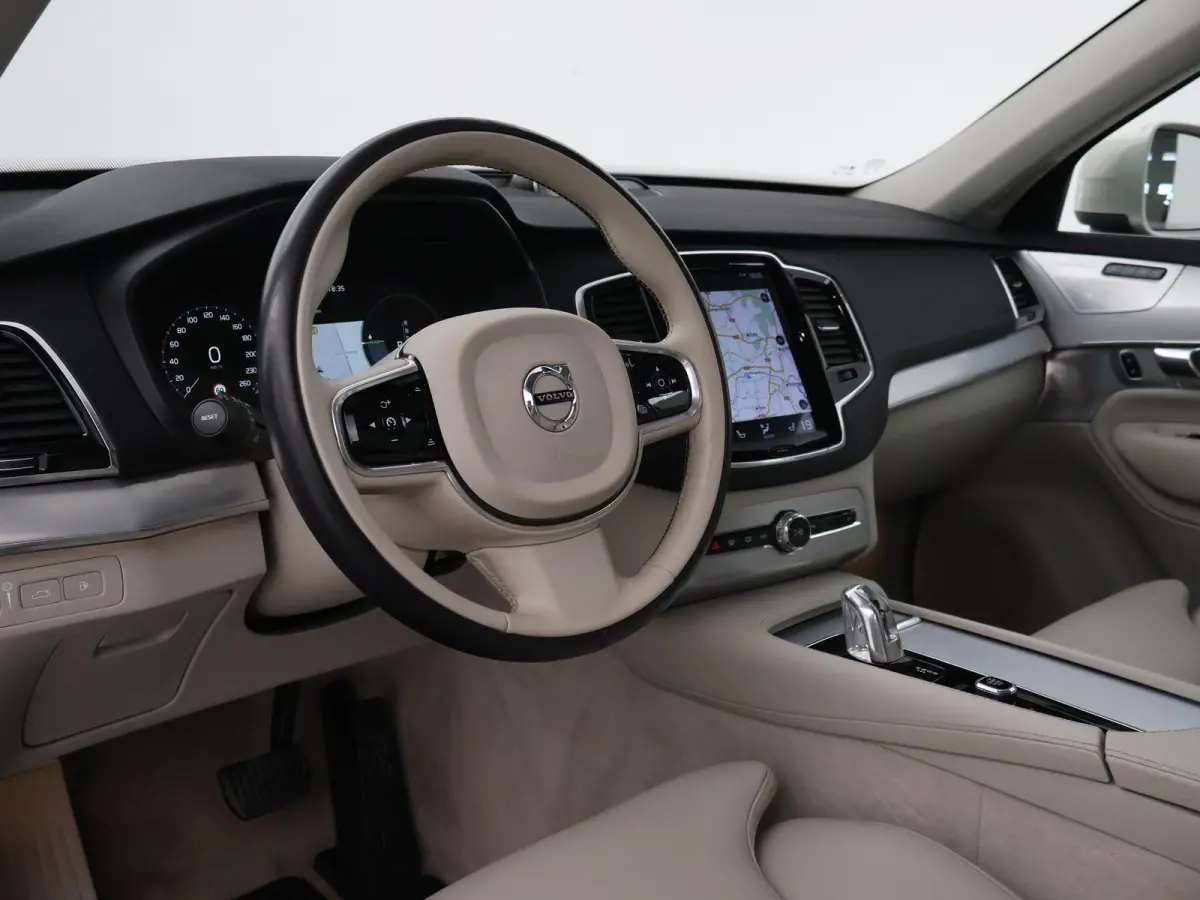2.0 T8 TWIN ENGINE INSCRIPTION + TREKHAAK | BOWERS & WILKINS | 360 CAMERA | PANORAMA | ADAPTIVE CRUISE