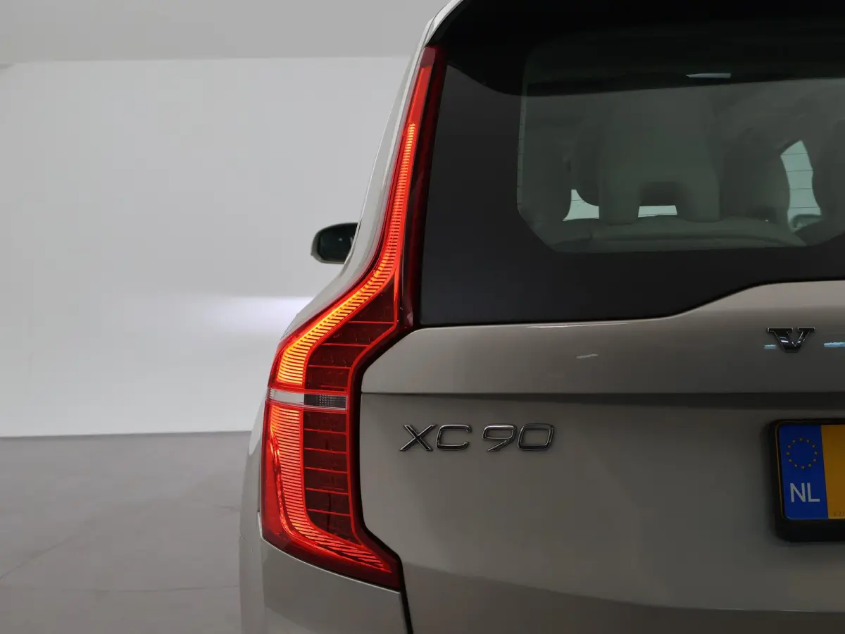 2.0 T8 TWIN ENGINE INSCRIPTION + TREKHAAK | BOWERS & WILKINS | 360 CAMERA | PANORAMA | ADAPTIVE CRUISE
