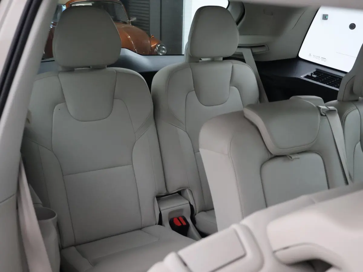 2.0 T8 TWIN ENGINE INSCRIPTION + TREKHAAK | BOWERS & WILKINS | 360 CAMERA | PANORAMA | ADAPTIVE CRUISE