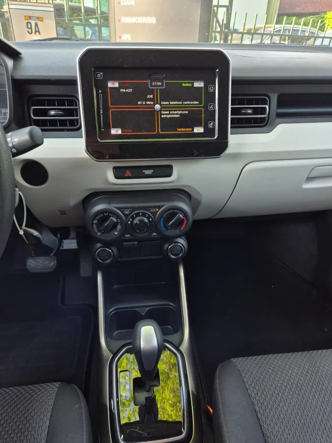 1.2 Select Intro incl. 6 mnd Autotrust GARANTIE! CarPlay Achteruitrijcamera Navi Stoelverwarming Automaat LM Velgen