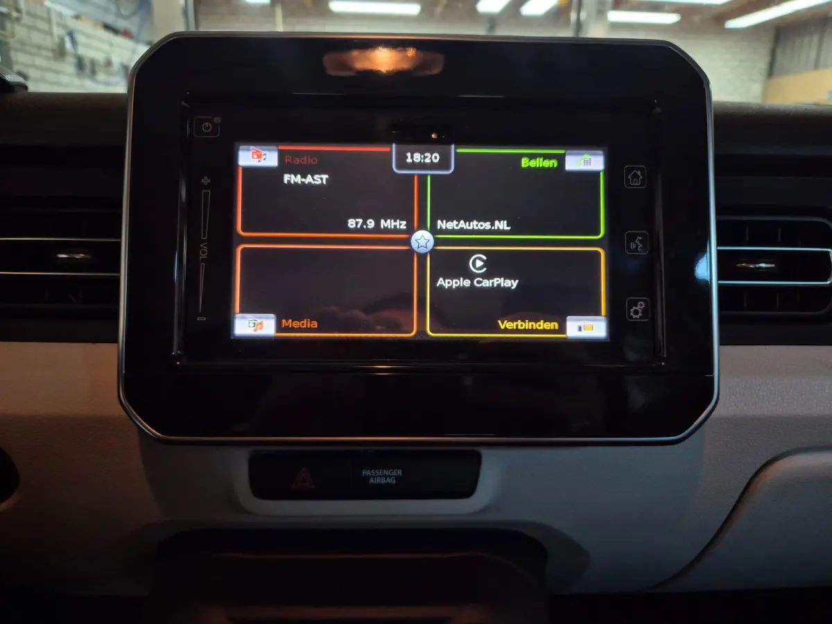 1.2 Select Intro incl. 6 mnd Autotrust GARANTIE! CarPlay Achteruitrijcamera Navi Stoelverwarming Automaat LM Velgen