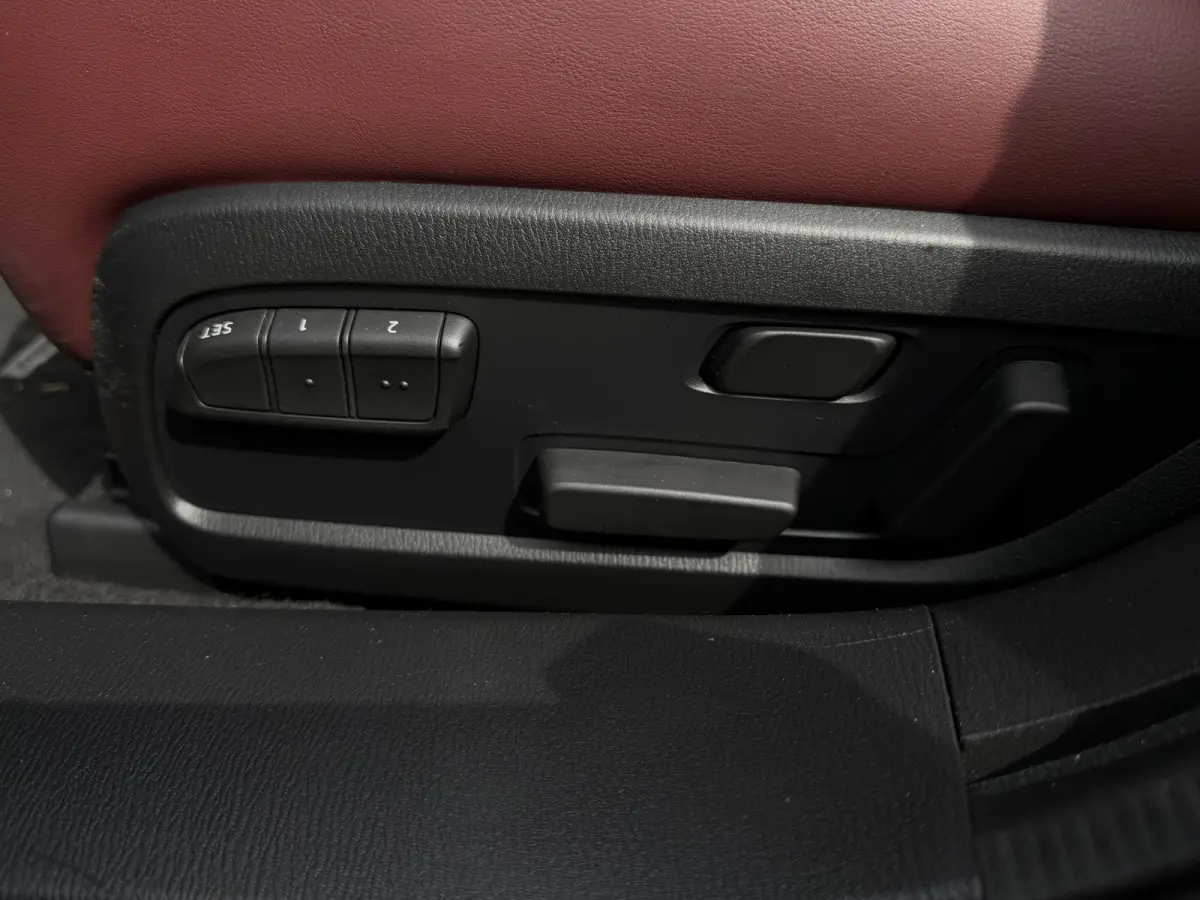2.0 SkyActiv-G 165 Luxury / Automaat / Camera / Carplay / verw. & gev. v. stoelen / Leder /