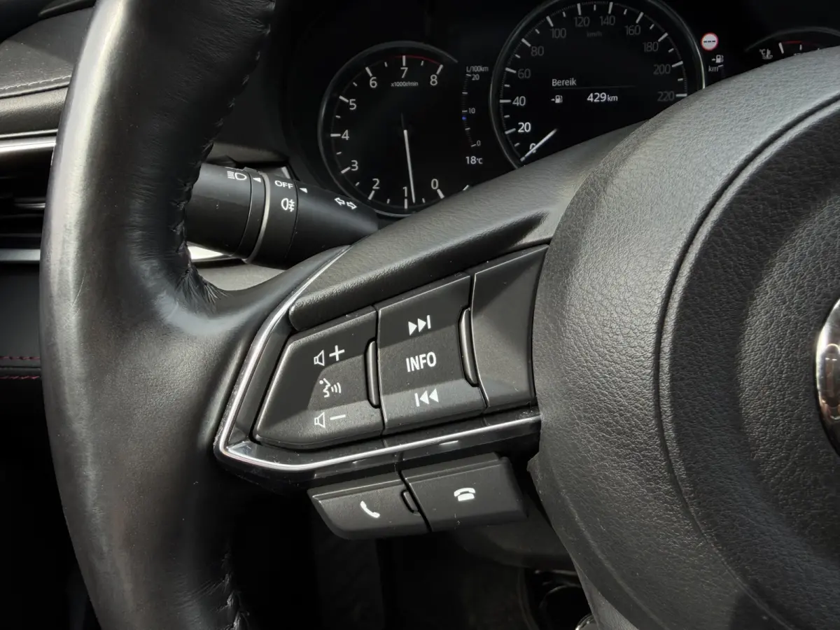 2.0 SkyActiv-G 165 Luxury / Automaat / Camera / Carplay / verw. & gev. v. stoelen / Leder /