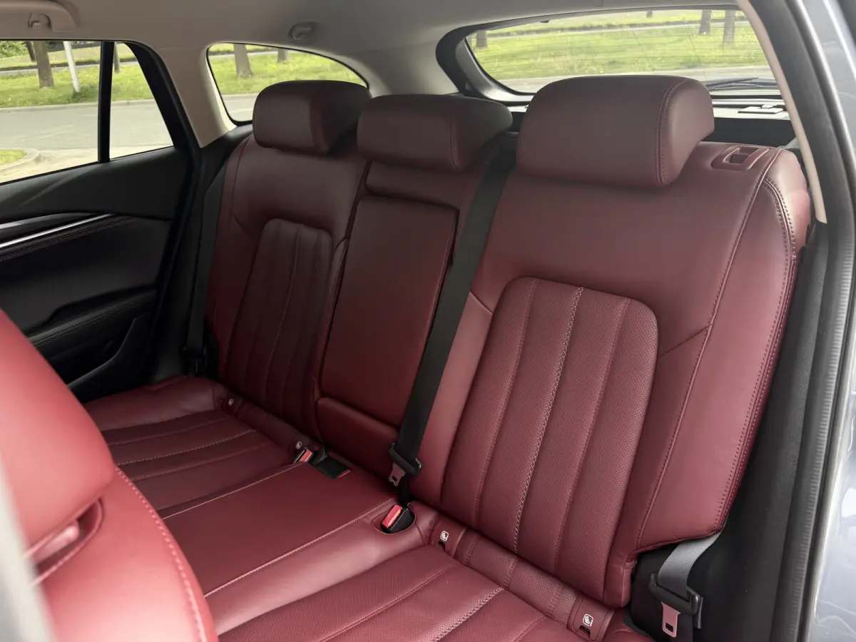 2.0 SkyActiv-G 165 Luxury / Automaat / Camera / Carplay / verw. & gev. v. stoelen / Leder /