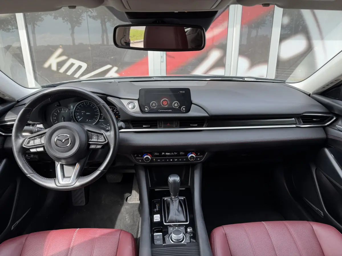 2.0 SkyActiv-G 165 Luxury / Automaat / Camera / Carplay / verw. & gev. v. stoelen / Leder /