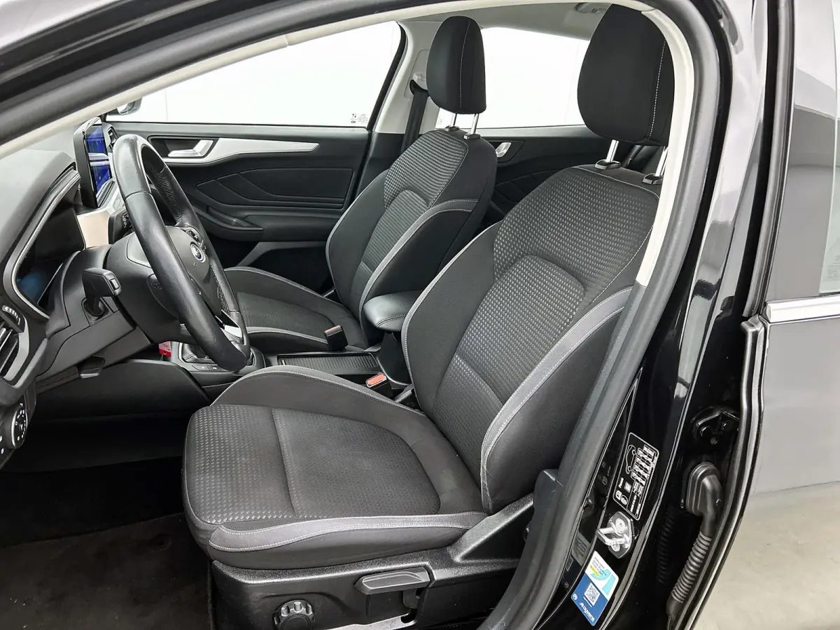 1.0 EcoBoost Trend Edition Business (NAVIGATIE, CARPLAY, PDC, STUURBEDIENING, 1e EIGENAAR)