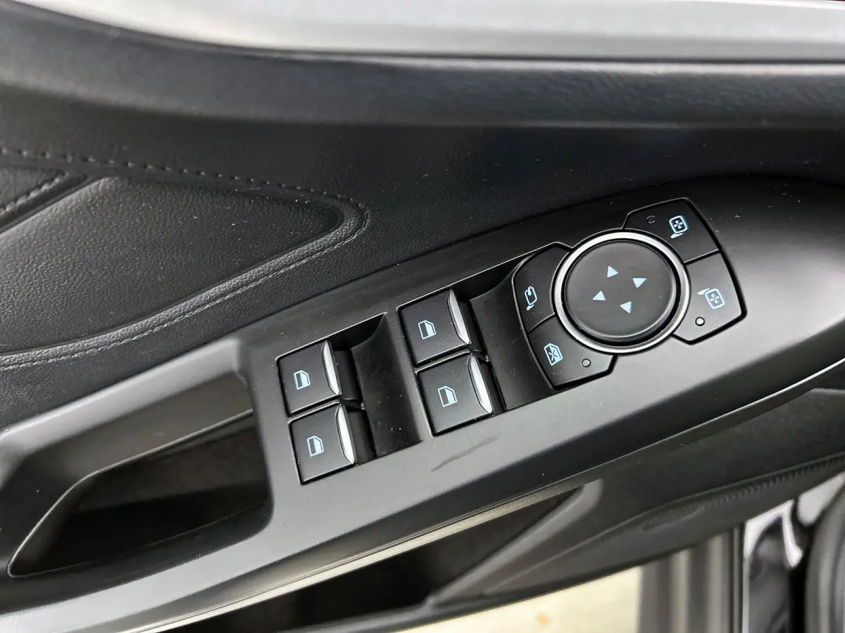 1.0 EcoBoost Trend Edition Business (NAVIGATIE, CARPLAY, PDC, STUURBEDIENING, 1e EIGENAAR)