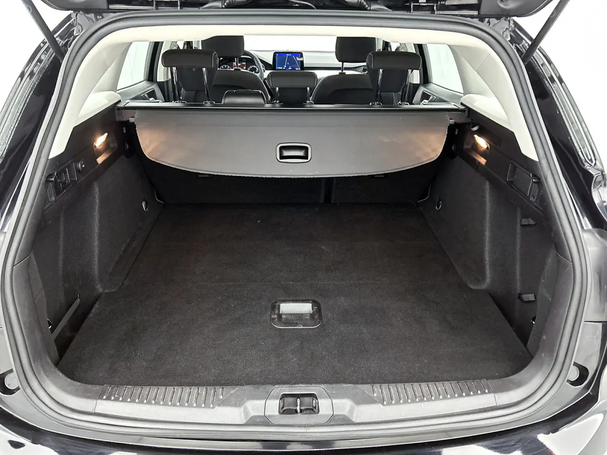 1.0 EcoBoost Trend Edition Business (NAVIGATIE, CARPLAY, PDC, STUURBEDIENING, 1e EIGENAAR)
