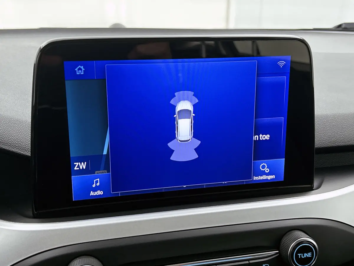 1.0 EcoBoost Trend Edition Business (NAVIGATIE, CARPLAY, PDC, STUURBEDIENING, 1e EIGENAAR)
