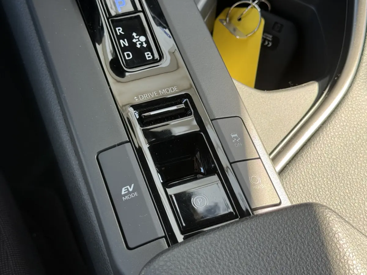 1.8 Hybrid 140 Dynamic | ACC | CarPlay | Camera | Keyless | 18 inch