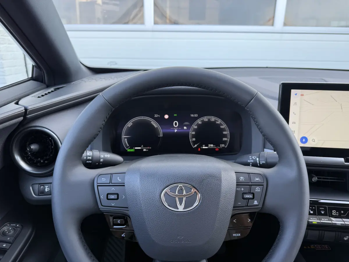 1.8 Hybrid 140 Dynamic | ACC | CarPlay | Camera | Keyless | 18 inch