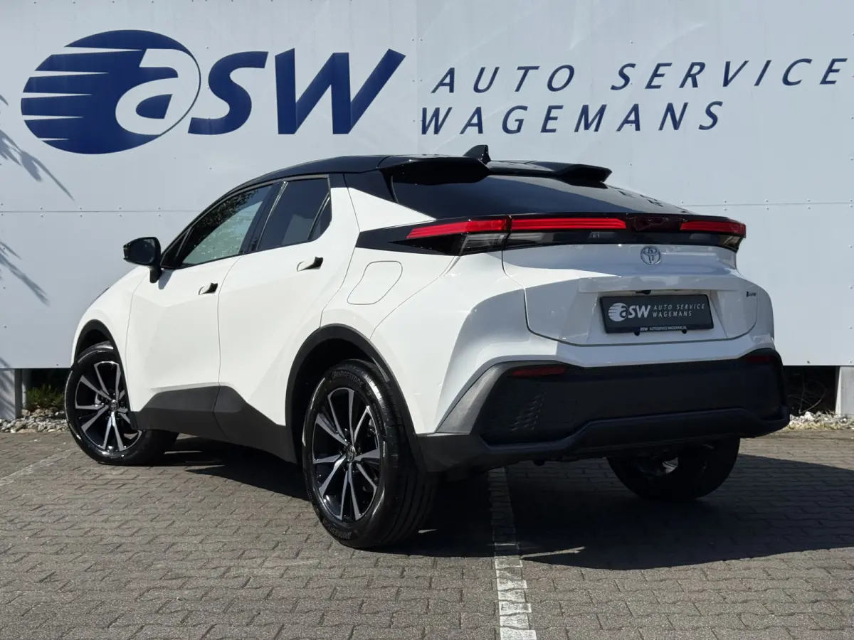 1.8 Hybrid 140 Dynamic | ACC | CarPlay | Camera | Keyless | 18 inch