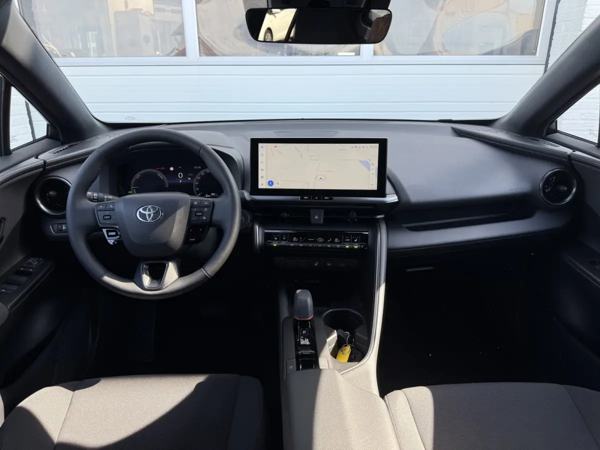 1.8 Hybrid 140 Dynamic | ACC | CarPlay | Camera | Keyless | 18 inch