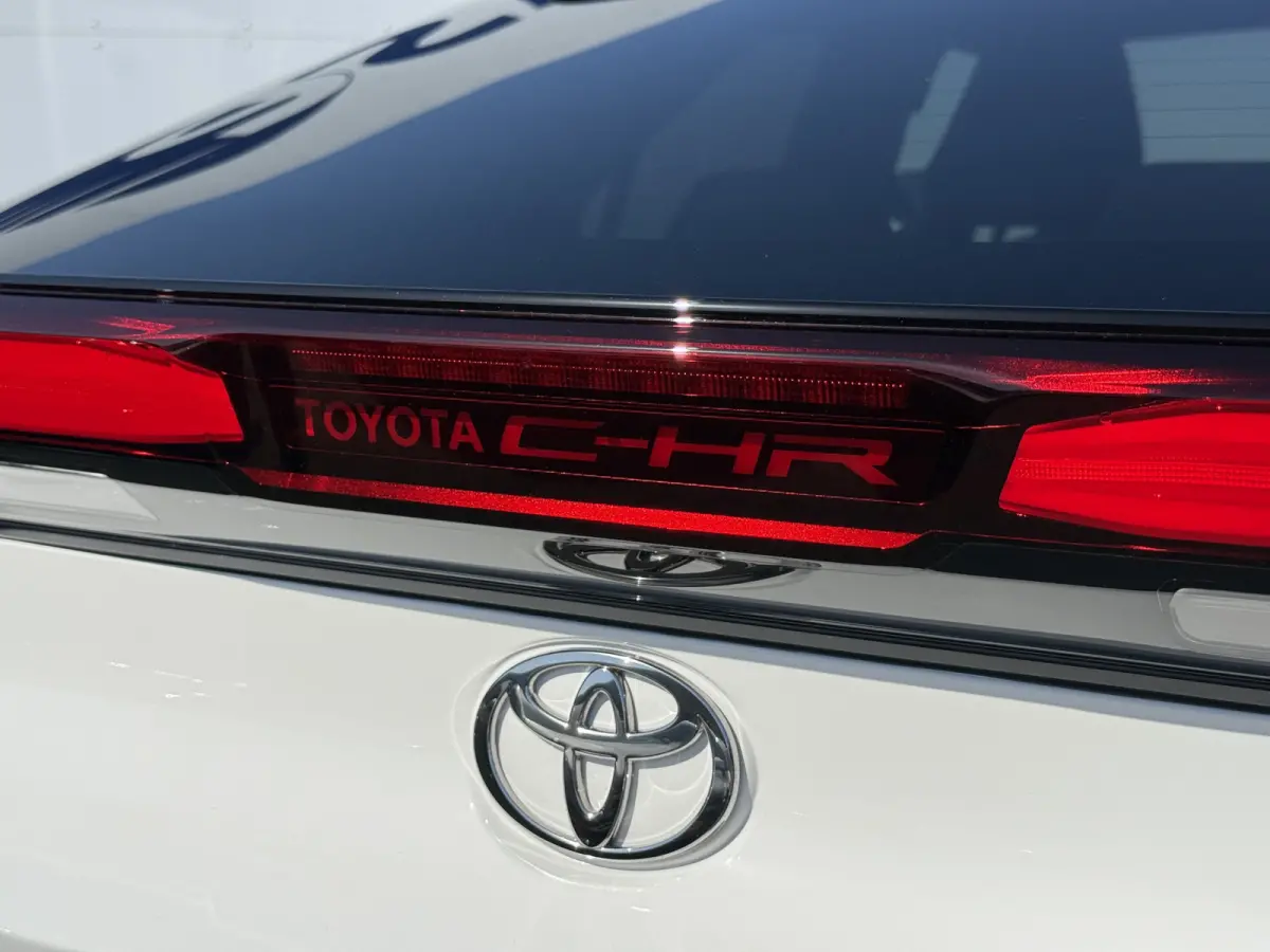 1.8 Hybrid 140 Dynamic | ACC | CarPlay | Camera | Keyless | 18 inch