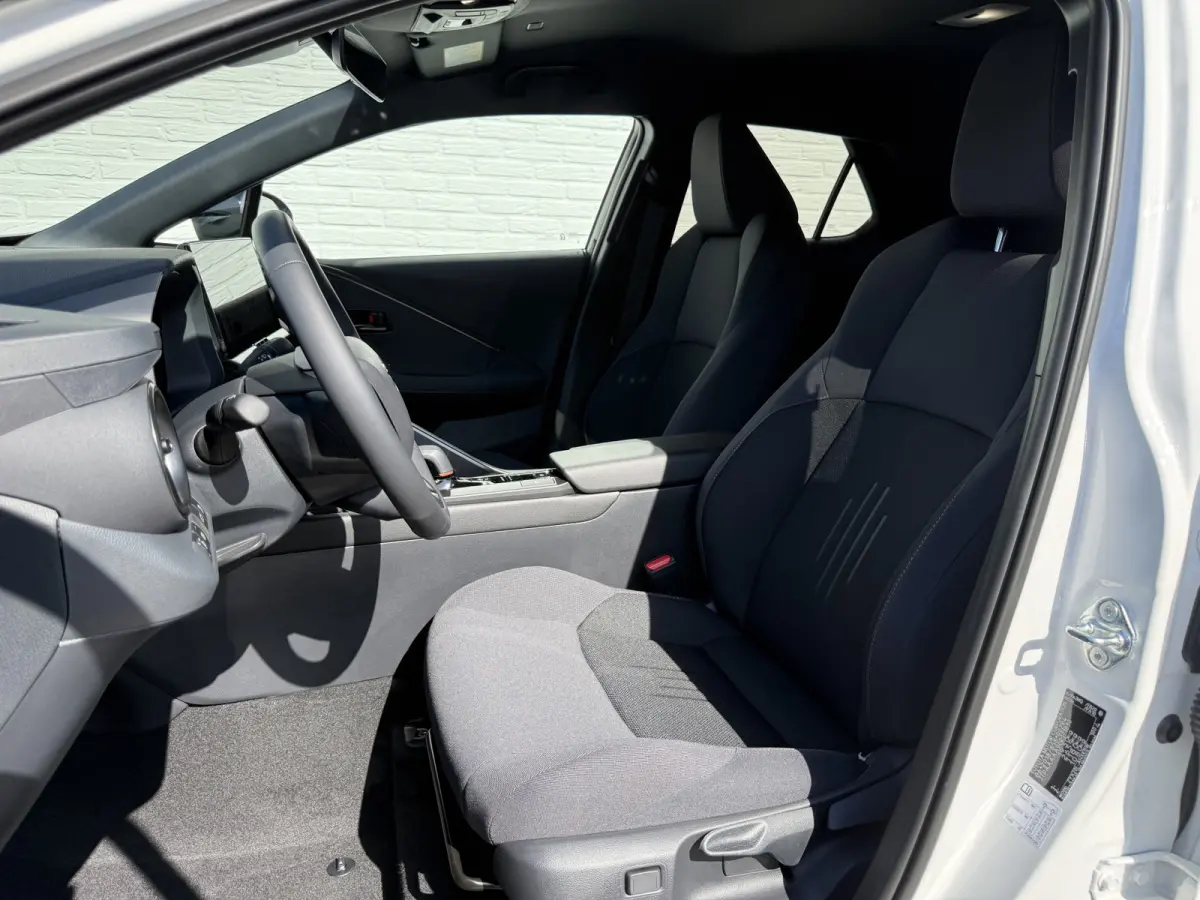 1.8 Hybrid 140 Dynamic | ACC | CarPlay | Camera | Keyless | 18 inch