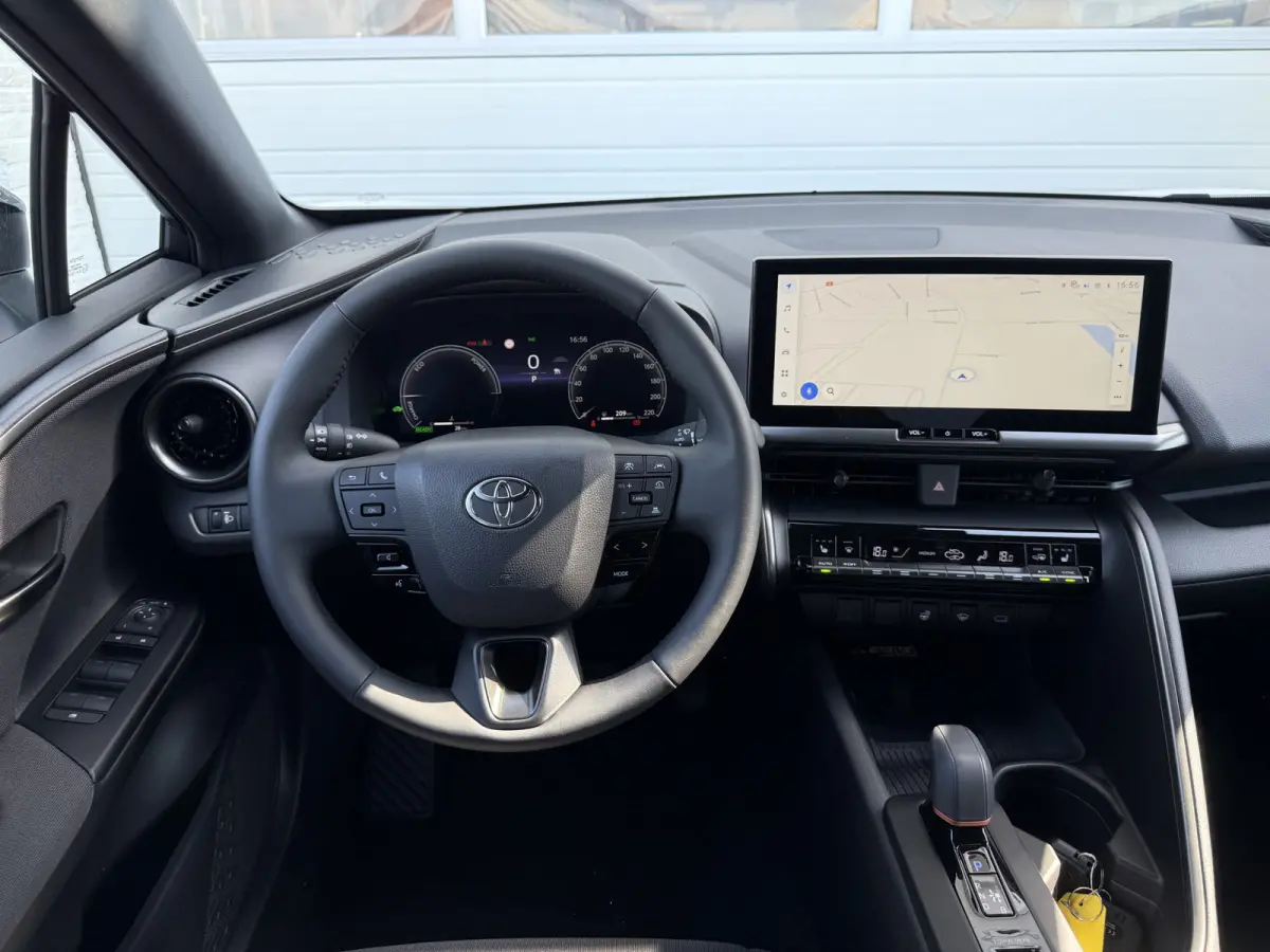 1.8 Hybrid 140 Dynamic | ACC | CarPlay | Camera | Keyless | 18 inch