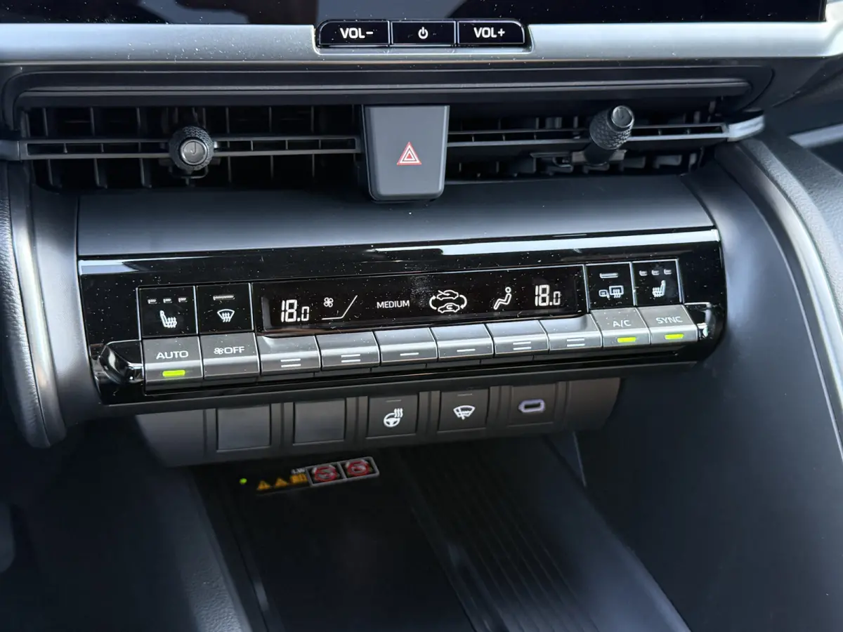 1.8 Hybrid 140 Dynamic | ACC | CarPlay | Camera | Keyless | 18 inch
