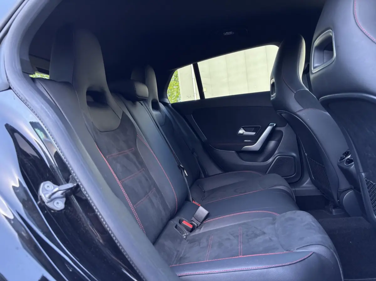 220 Advantage AMG cruise