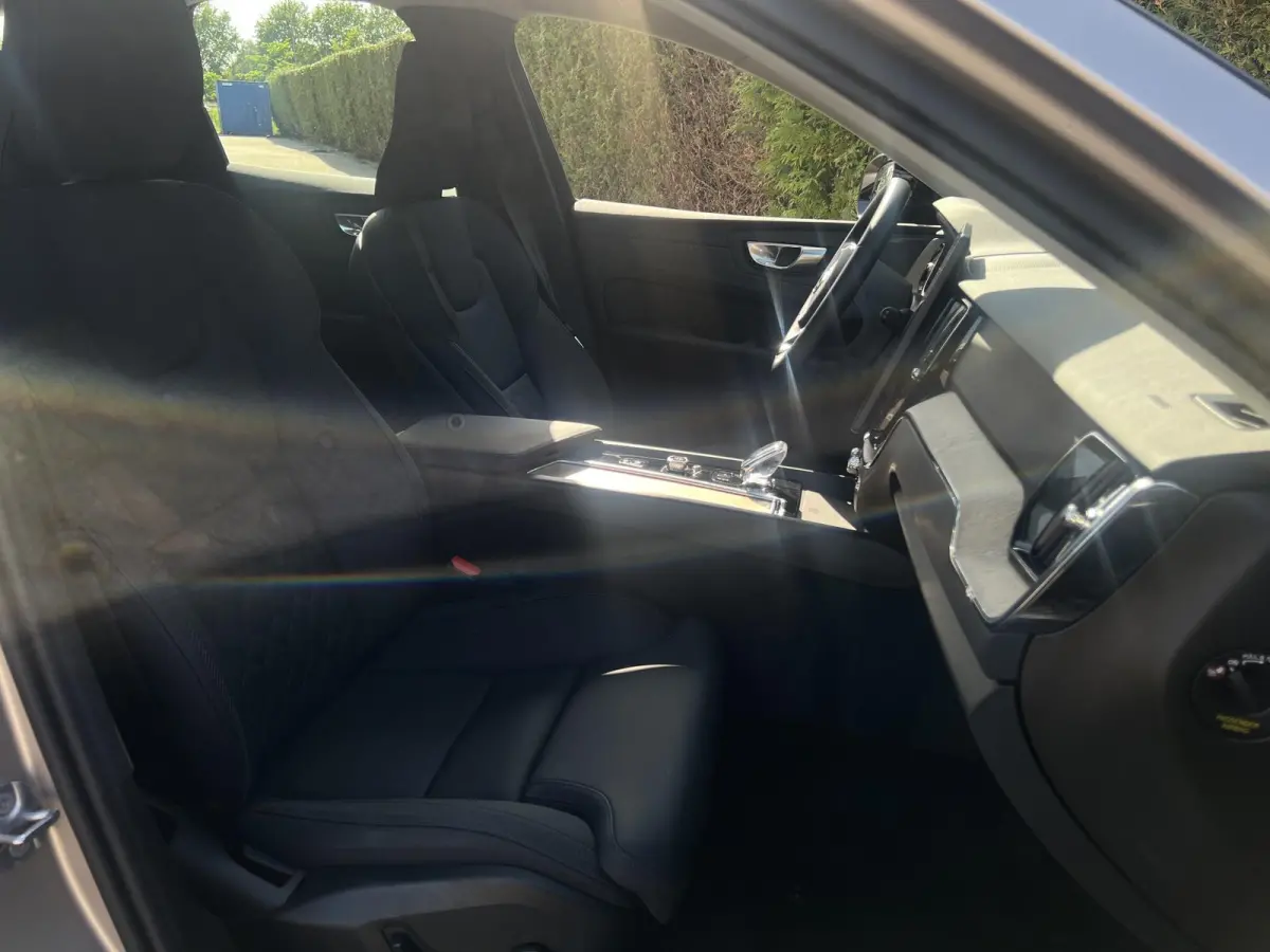 T6 Plug-in hybrid AWD Plus Dark