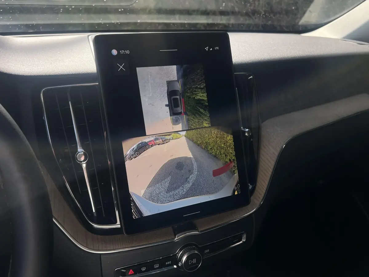 T6 Plug-in hybrid AWD Plus Dark
