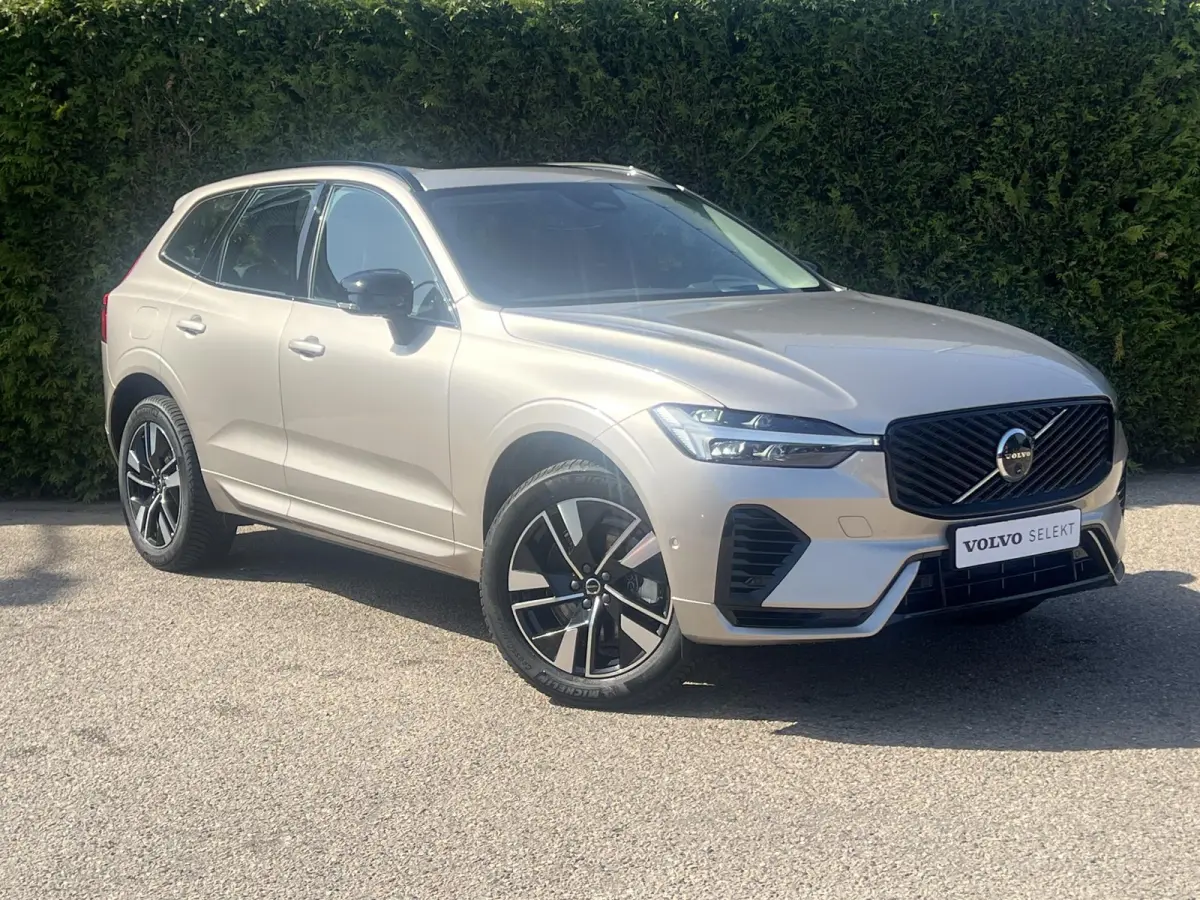 T6 Plug-in hybrid AWD Plus Dark