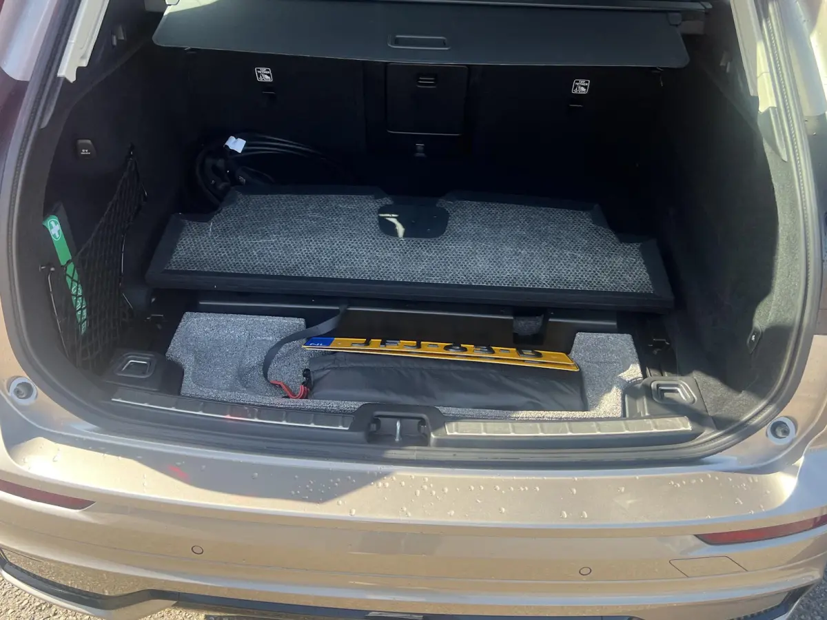 T6 Plug-in hybrid AWD Plus Dark