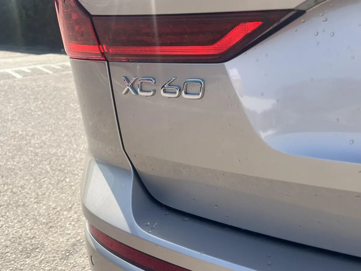 T6 Plug-in hybrid AWD Plus Dark