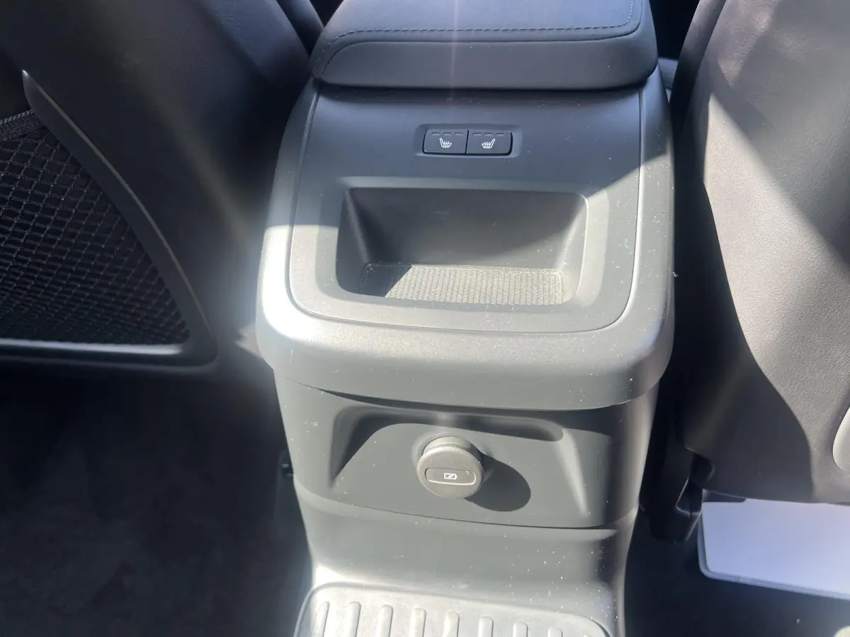 T6 Plug-in hybrid AWD Plus Dark