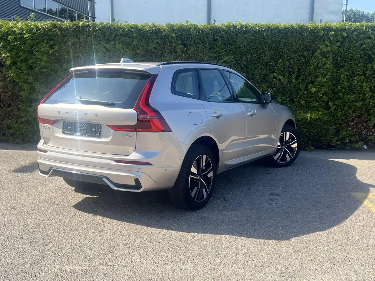 T6 Plug-in hybrid AWD Plus Dark