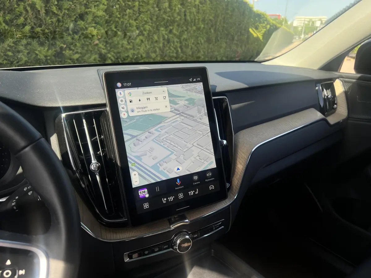 T6 Plug-in hybrid AWD Plus Dark