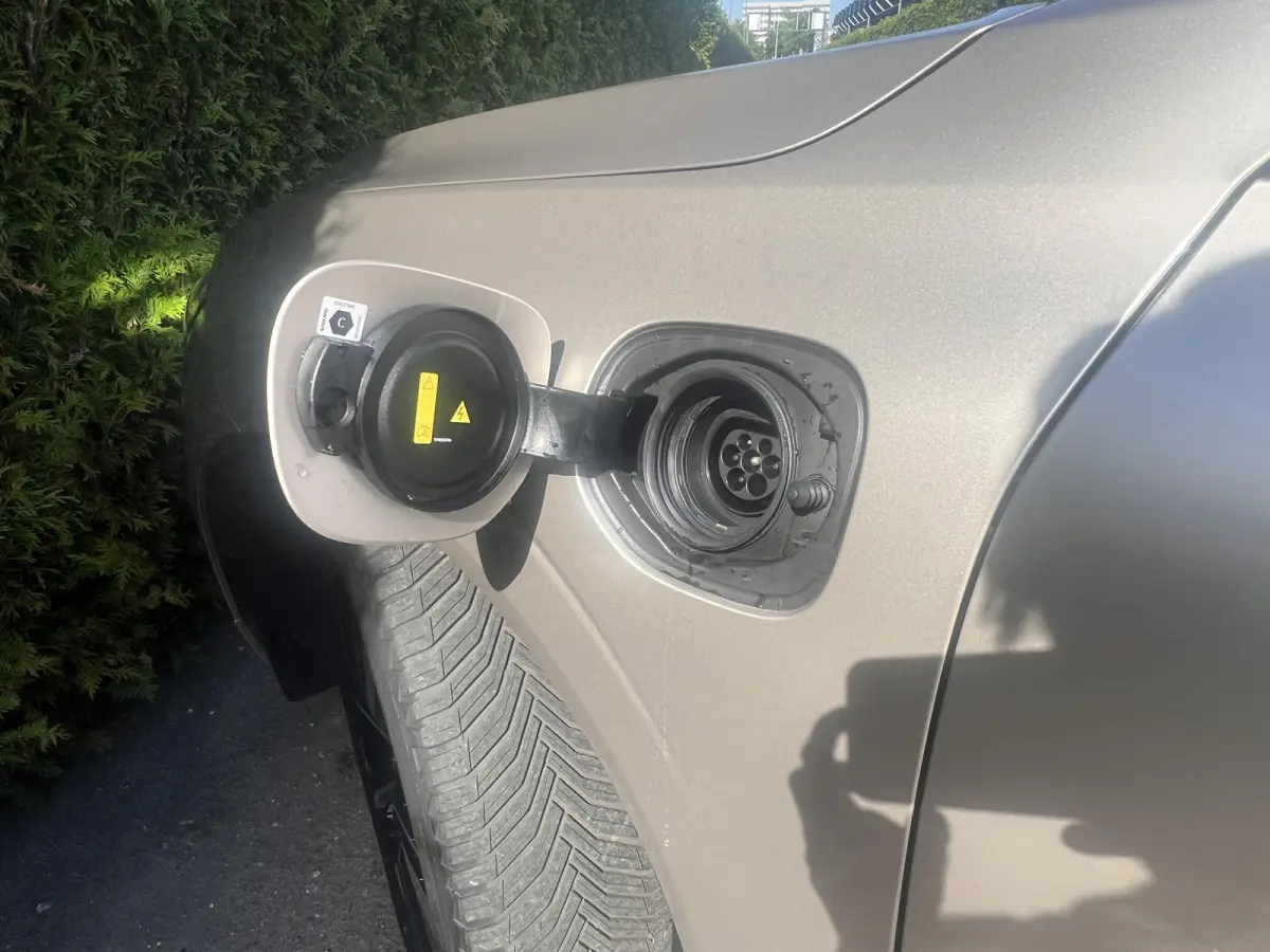 T6 Plug-in hybrid AWD Plus Dark