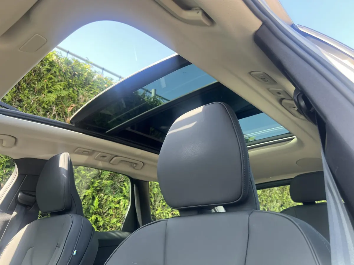 T6 Plug-in hybrid AWD Plus Dark