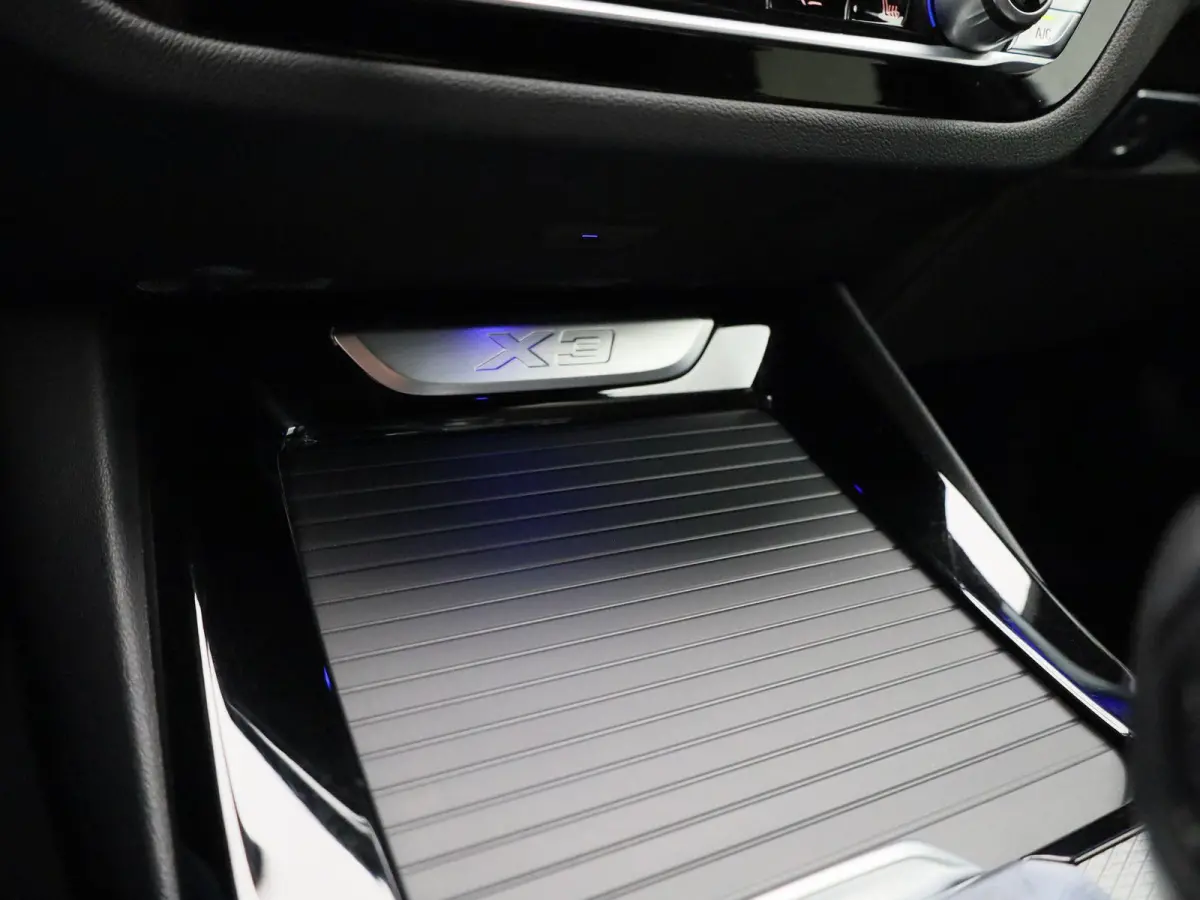 xDrive30i High Executive | Automaat | Apple Carplay / Android Auto | M-Pakket | Panoramadak | Achteruitrijcamera | Parkeersensoren | Sfeerlichting | Stoelverwarming |