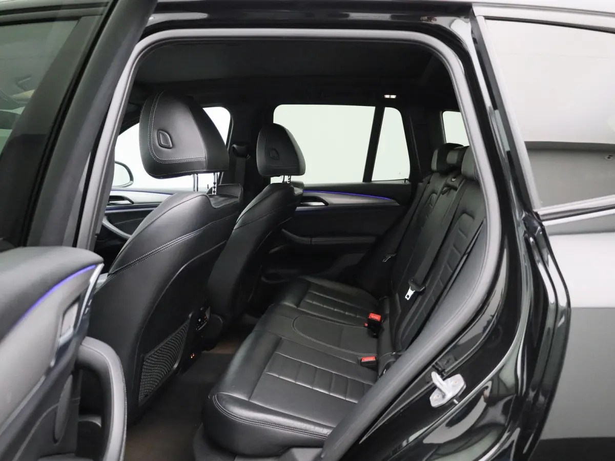xDrive30i High Executive | Automaat | Apple Carplay / Android Auto | M-Pakket | Panoramadak | Achteruitrijcamera | Parkeersensoren | Sfeerlichting | Stoelverwarming |