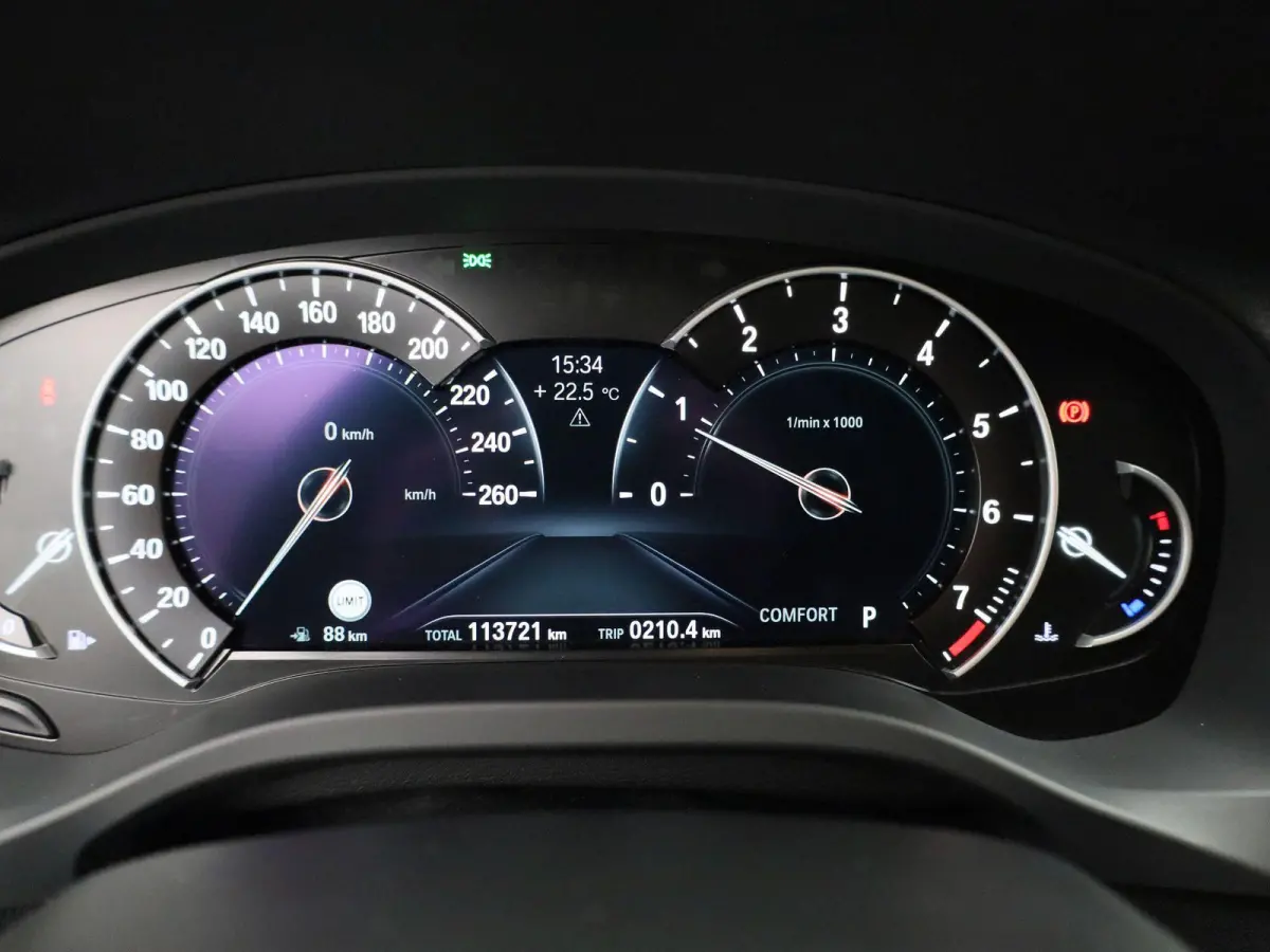 xDrive30i High Executive | Automaat | Apple Carplay / Android Auto | M-Pakket | Panoramadak | Achteruitrijcamera | Parkeersensoren | Sfeerlichting | Stoelverwarming |
