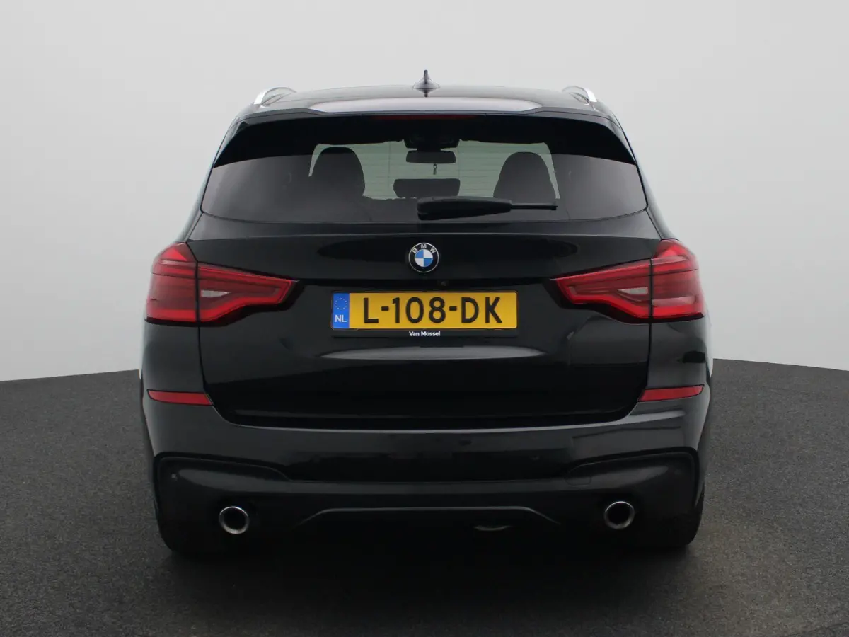 xDrive30i High Executive | Automaat | Apple Carplay / Android Auto | M-Pakket | Panoramadak | Achteruitrijcamera | Parkeersensoren | Sfeerlichting | Stoelverwarming |