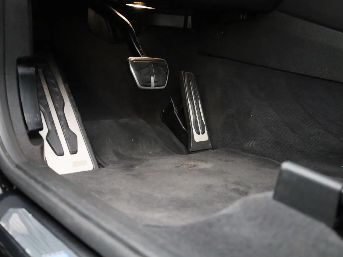 xDrive30i High Executive | Automaat | Apple Carplay / Android Auto | M-Pakket | Panoramadak | Achteruitrijcamera | Parkeersensoren | Sfeerlichting | Stoelverwarming |