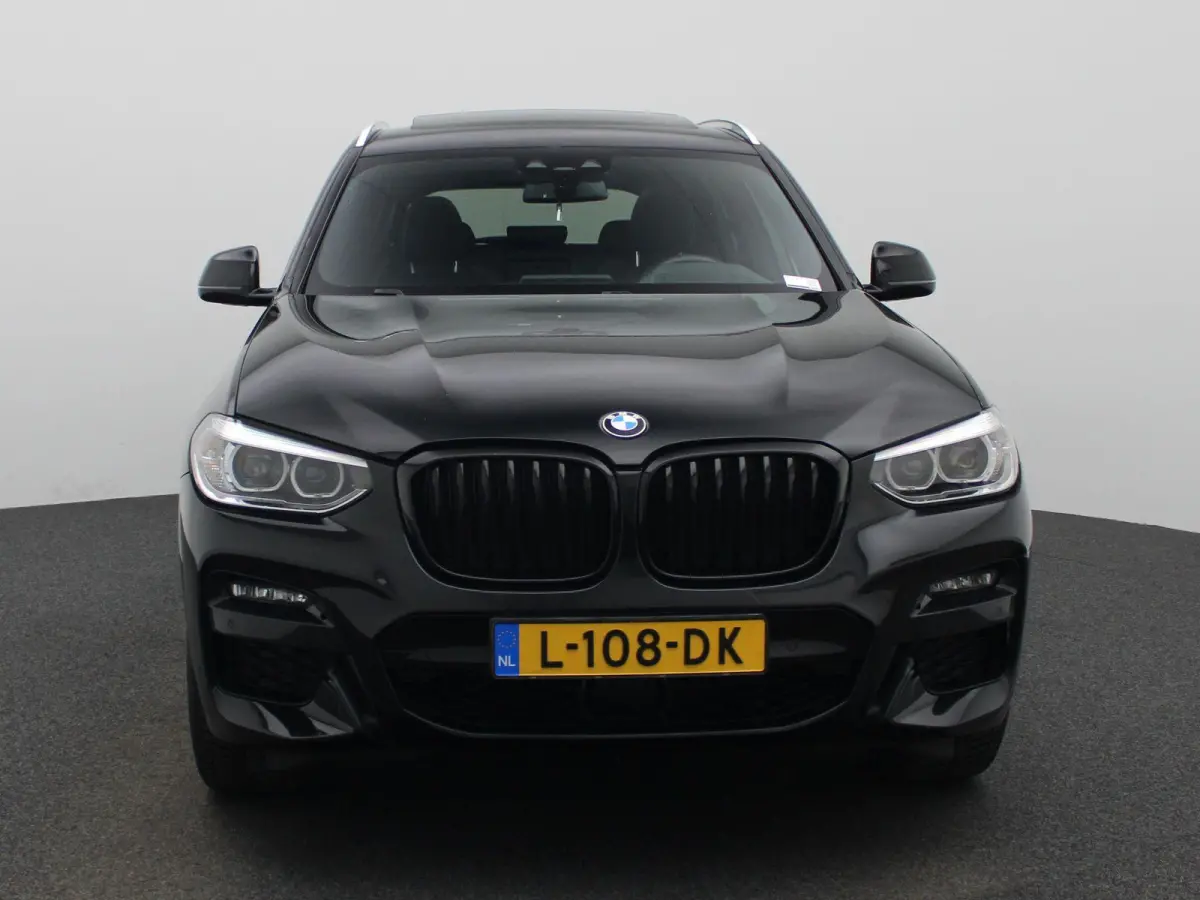 xDrive30i High Executive | Automaat | Apple Carplay / Android Auto | M-Pakket | Panoramadak | Achteruitrijcamera | Parkeersensoren | Sfeerlichting | Stoelverwarming |