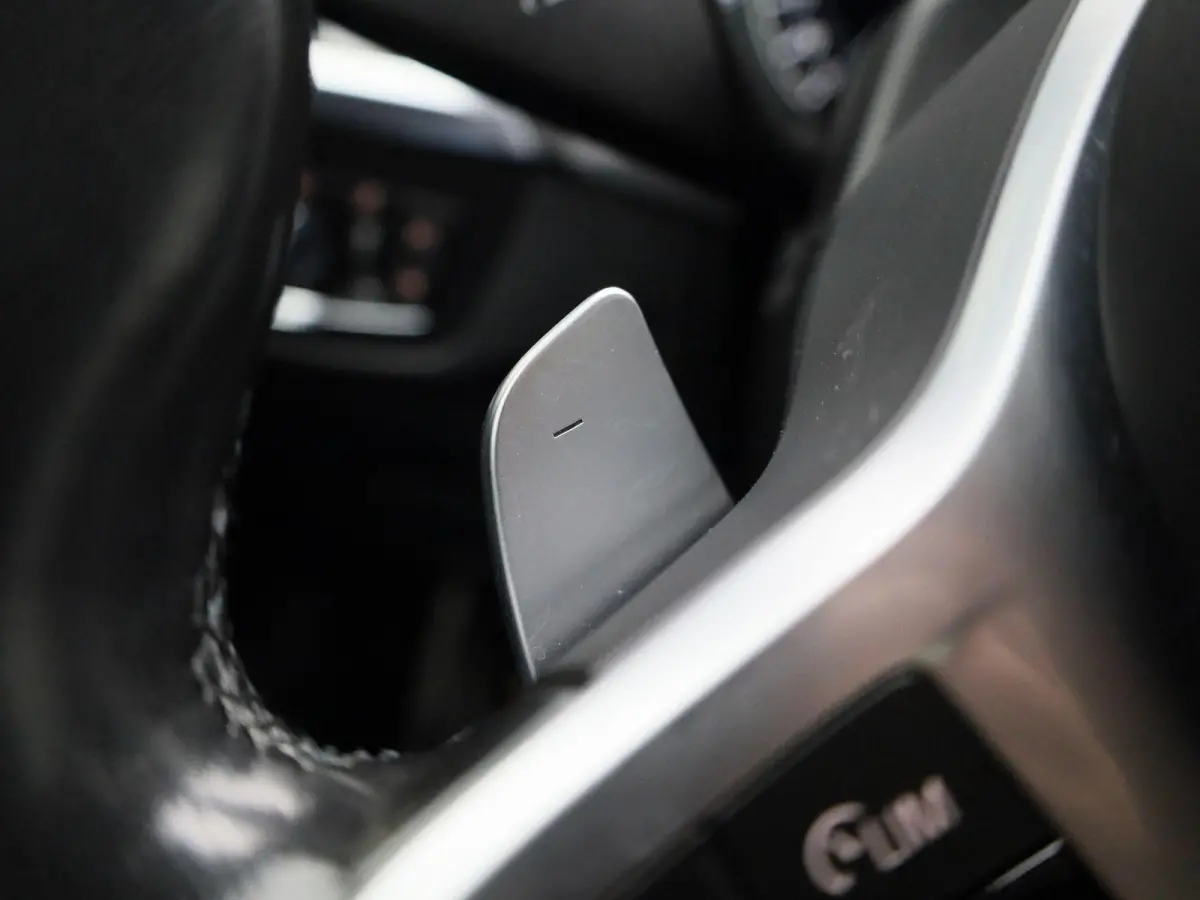 xDrive30i High Executive | Automaat | Apple Carplay / Android Auto | M-Pakket | Panoramadak | Achteruitrijcamera | Parkeersensoren | Sfeerlichting | Stoelverwarming |