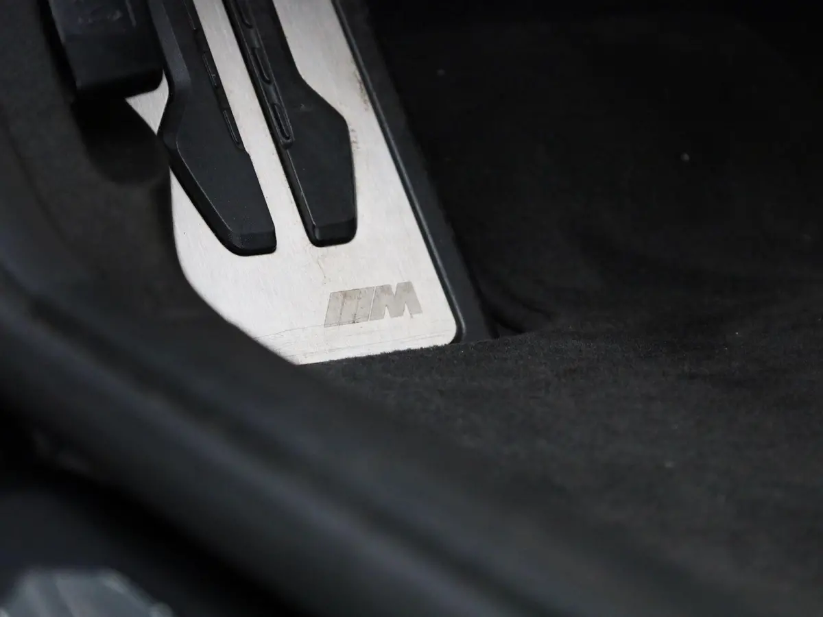 xDrive30i High Executive | Automaat | Apple Carplay / Android Auto | M-Pakket | Panoramadak | Achteruitrijcamera | Parkeersensoren | Sfeerlichting | Stoelverwarming |