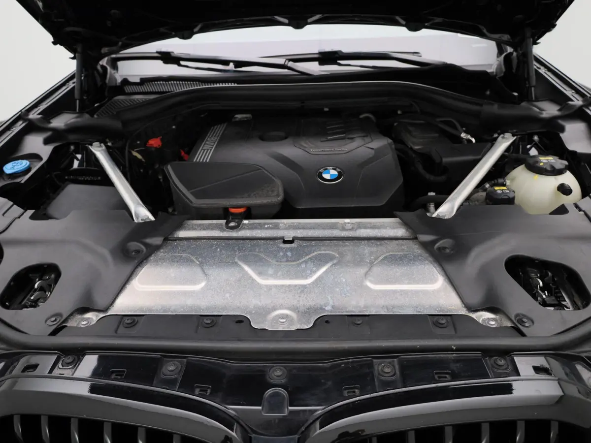 xDrive30i High Executive | Automaat | Apple Carplay / Android Auto | M-Pakket | Panoramadak | Achteruitrijcamera | Parkeersensoren | Sfeerlichting | Stoelverwarming |