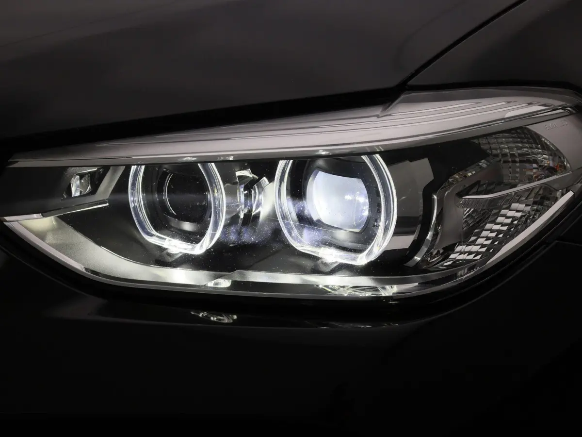 xDrive30i High Executive | Automaat | Apple Carplay / Android Auto | M-Pakket | Panoramadak | Achteruitrijcamera | Parkeersensoren | Sfeerlichting | Stoelverwarming |