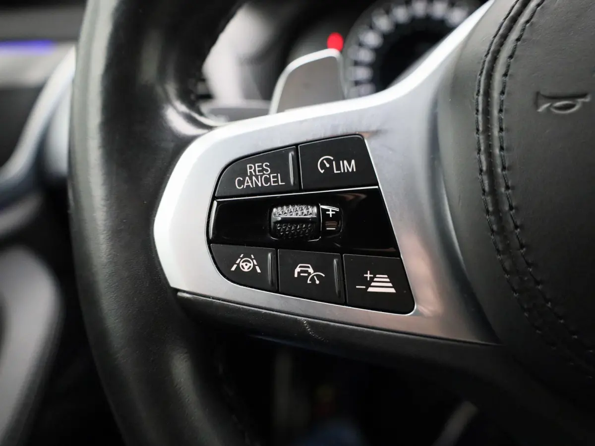 xDrive30i High Executive | Automaat | Apple Carplay / Android Auto | M-Pakket | Panoramadak | Achteruitrijcamera | Parkeersensoren | Sfeerlichting | Stoelverwarming |