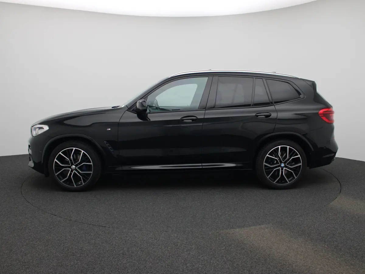 xDrive30i High Executive | Automaat | Apple Carplay / Android Auto | M-Pakket | Panoramadak | Achteruitrijcamera | Parkeersensoren | Sfeerlichting | Stoelverwarming |