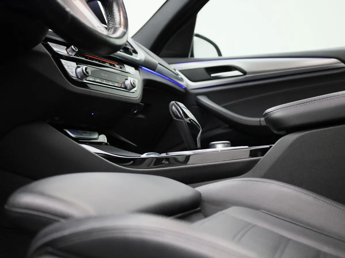 xDrive30i High Executive | Automaat | Apple Carplay / Android Auto | M-Pakket | Panoramadak | Achteruitrijcamera | Parkeersensoren | Sfeerlichting | Stoelverwarming |