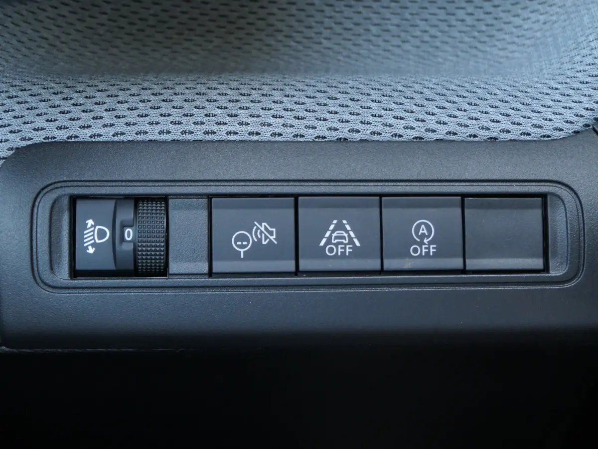 1.2 Turbo 100pk Plus | Bluetooth | DAB | Cruise Controle