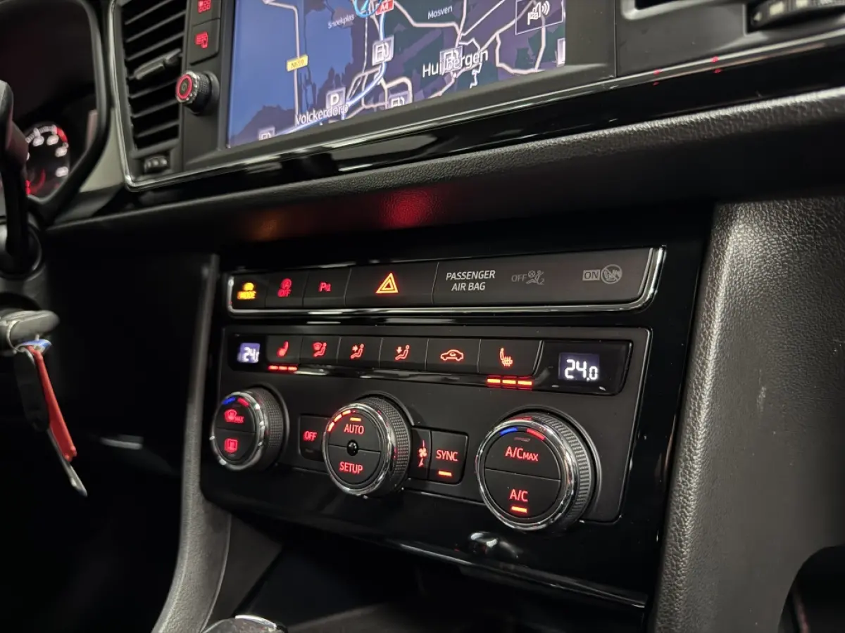 2.0 TSI FR DSG 191PK ACC CARPLAY SFEERVER.