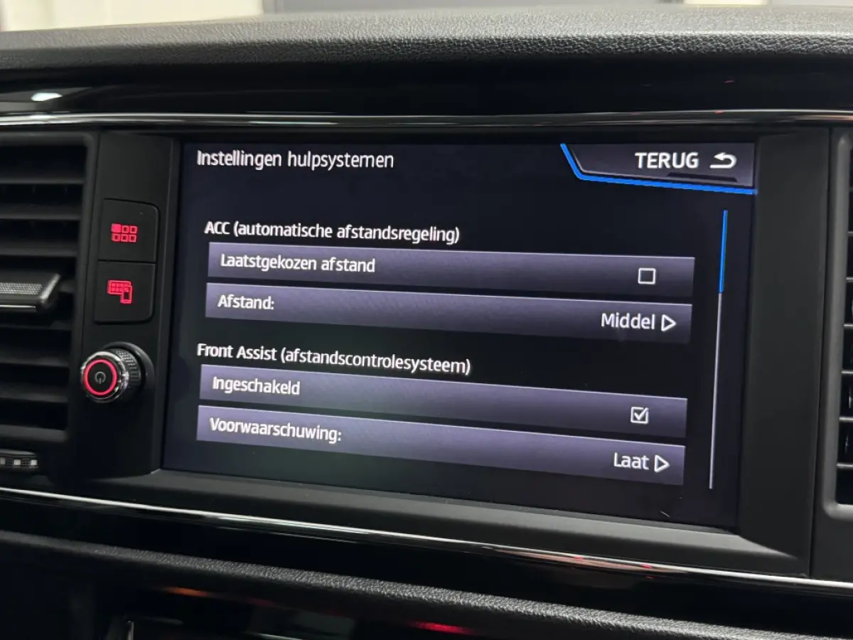 2.0 TSI FR DSG 191PK ACC CARPLAY SFEERVER.